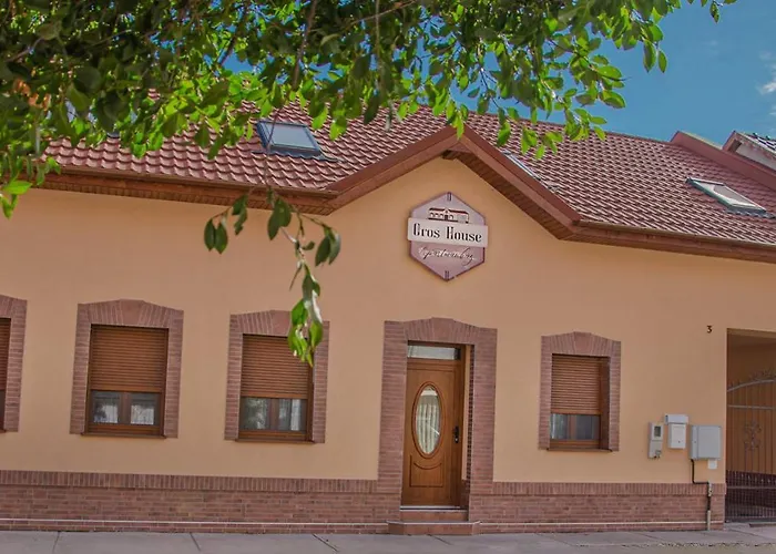 Oros House Apartmanhaz