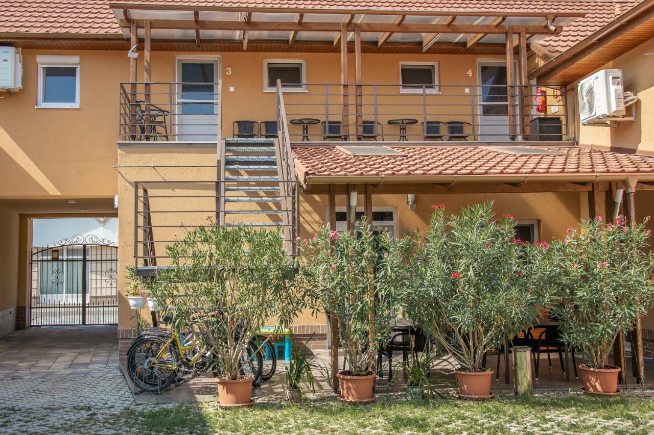 Oros House Apartmanhaz *